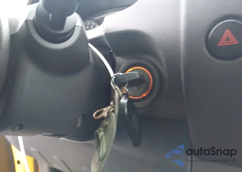 2005 Nissan Xterra S z USA, uszkodzony, nr VIN 5N1AN08U45C624785